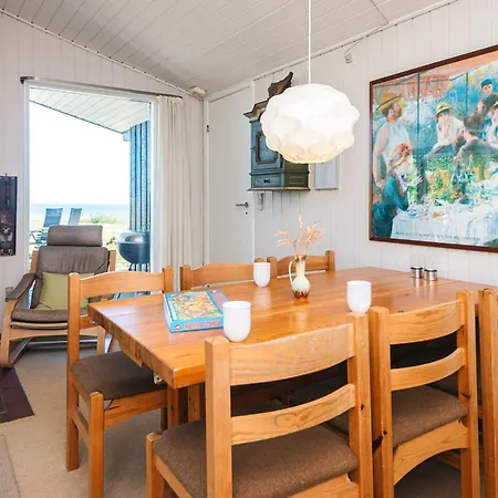 4 Person In Feriehus Hejls